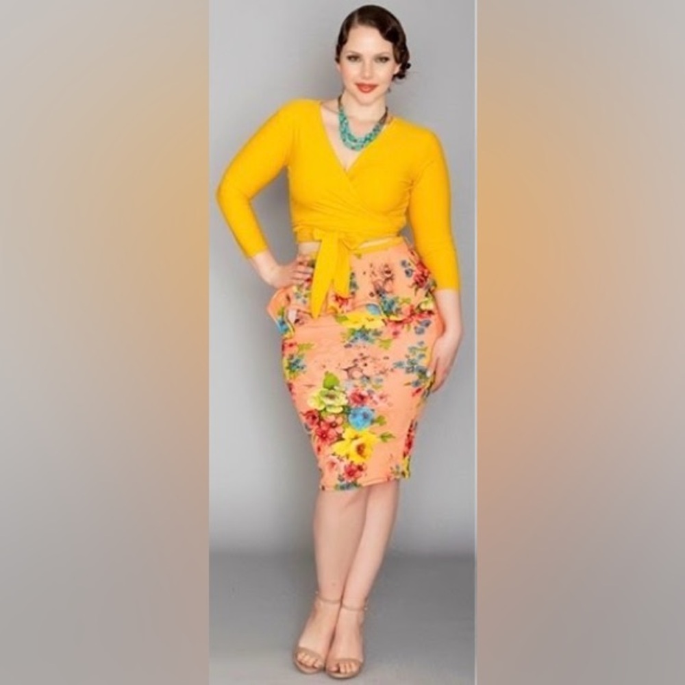 RUE 107  Janine Wrap Top - True Yellow - XL/1X